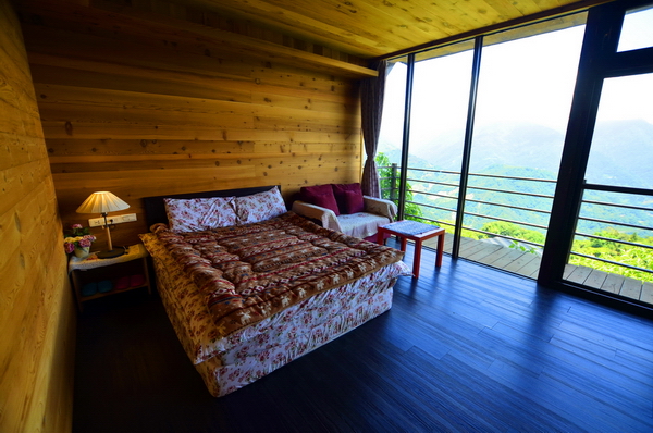 清境白熊屋民宿-景觀花屋(二人房)